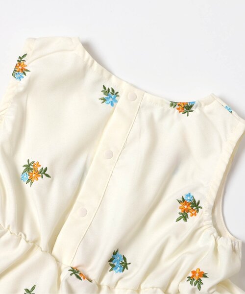 apres les cours（アプレレクール）の「フラワー刺繍ティアードベスト（その他トップス・キッズ・アイボリー/ブラック・140/130/120/110/100/90）」の5枚目の写真