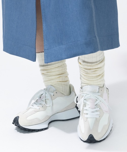 NEW BALANCE(ニューバランス)の「ニューバランス New Balance 327(スニーカー・レディース・ホワイト×ピンク・24.5cm/24.0cm/23.5cm/23.0cm/25.0cm)」の2枚目の写真