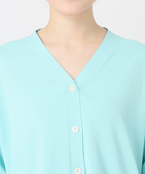 SLOBE IENA（スローブイエナ）の「《接触冷感/UV機能/WEB限定/追加》FROSTYCOTTON Vネックカーディガン（カーディガン/ボレロ・レディース・ベージュ/ネイビー・FREE）」の11枚目の写真