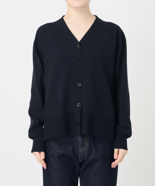 SLOBE IENA（スローブイエナ）の「《接触冷感/UV機能/WEB限定/追加》FROSTYCOTTON Vネックカーディガン（カーディガン/ボレロ・レディース・ベージュ/ネイビー・FREE）」の22枚目の写真