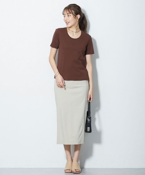 slattgir(スラットジール)の「高身長【読者モデルと一緒に作りました】ベーシックコンパクトカットソーTシャツ(トールサイズ)(Tシャツ/カットソー・レディース・ブラウン/オフホワイト/ブラック・T3L/TLL/TL/TM/T5L/T4L)」の14枚目の写真