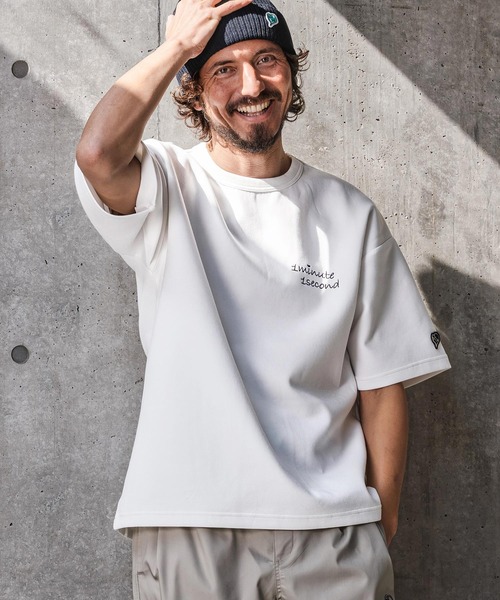 1minute 1second(ワンミニットワンセカンド)の「mt10279-cursive embroidery cardboard knit cut & sewn カットソー(1M26N230)(Tシャツ/カットソー・メンズ・ホワイト×ブルー/ブラック/ホワイト×ブラック・M/S/XL/L)」の3枚目の写真