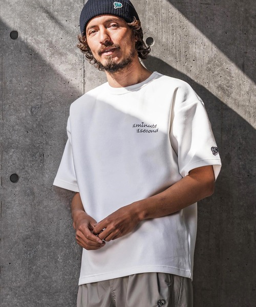 1minute 1second(ワンミニットワンセカンド)の「mt10279-cursive embroidery cardboard knit cut & sewn カットソー(1M26N230)(Tシャツ/カットソー・メンズ・ホワイト×ブルー/ブラック/ホワイト×ブラック・M/S/XL/L)」の8枚目の写真