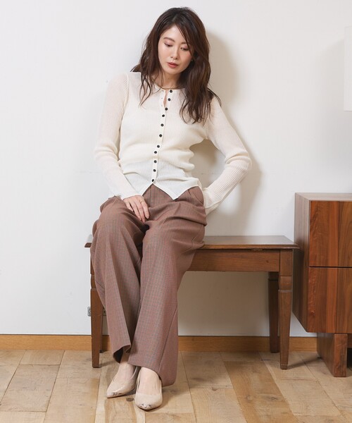Au BANNISTER（オゥバニスター）の「【販売店舗限定】ポインテッドラインパンプス（パンプス・レディース・ブロンズ/ブラック系その他/シャンパン/ブラック/ピンクゴールド・36/37/38/35/39）」の7枚目の写真