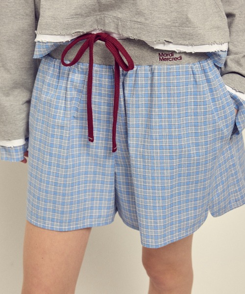 Mardi Mercredi(マルディメクルディ)の「COTTON SHORTS CHECK CONTRAST WAISTBAND / コットン ショートパンツ チェック コントラスト ウエストバンド(その他パンツ・レディース・ブルー/ネイビー・FREE)」の2枚目の写真