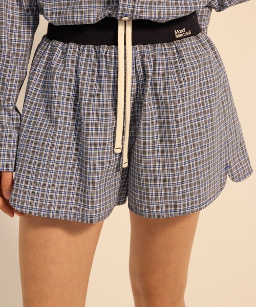Mardi Mercredi(マルディメクルディ)の「COTTON SHORTS CHECK CONTRAST WAISTBAND / コットン ショートパンツ チェック コントラスト ウエストバンド(その他パンツ・レディース・ブルー/ネイビー・FREE)」の3枚目の写真