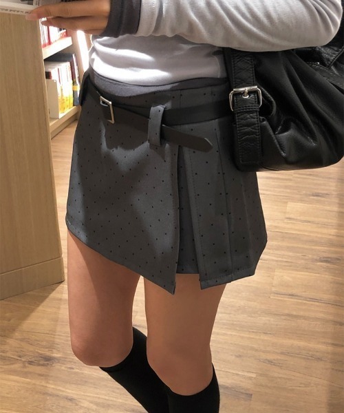 anyonemore（エニワンモア）の「ベルト付きドット柄サイドスリットミニキュロットスカート（スカート・レディース・グレー・SMALL/MEDIUM）」の14枚目の写真