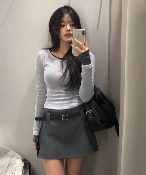 anyonemore（エニワンモア）の「ベルト付きドット柄サイドスリットミニキュロットスカート（スカート・レディース・グレー・SMALL/MEDIUM）」の7枚目の写真