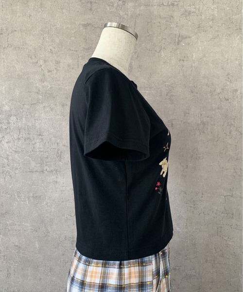 pyornim（ピョルニム）の「ドッグ イラストプリント  Tシャツ（Tシャツ/カットソー・レディース・ブラック/ホワイト・F）」の4枚目の写真
