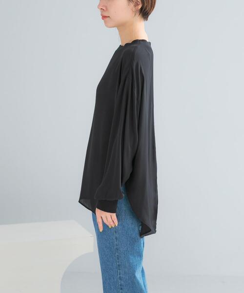 URBAN RESEARCH ROSSO WOMEN（アーバンリサーチ　ロッソ）の「リブドッキングセミシアープルオーバー（Tシャツ/カットソー・レディース・ブラック/ホワイト・FREE）」の15枚目の写真