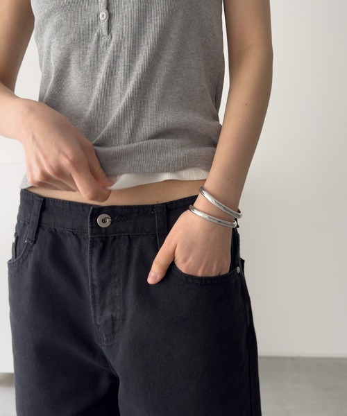 CANAL JEAN（キャナルジーン）の「Pt　ダブルラインバングル（バングル/リストバンド・レディース・シルバー/ゴールド・ONE SIZE）」の6枚目の写真