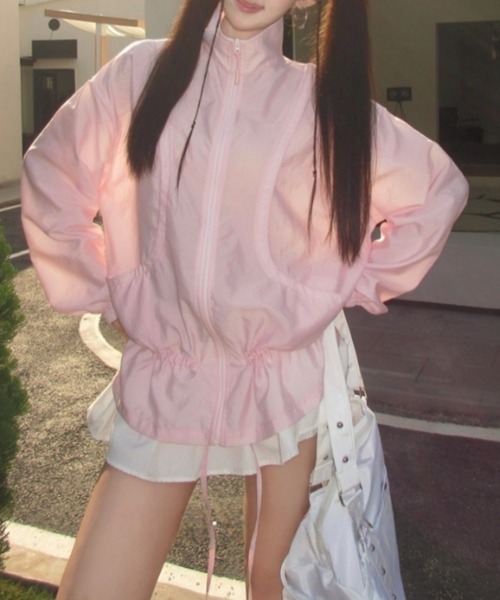 Lateru（ラテル）の「ドローストリングウエスト 軽量 UV カットブルゾン（Tシャツ/カットソー・レディース・ピンク/ライトベージュ・FREE）」の2枚目の写真