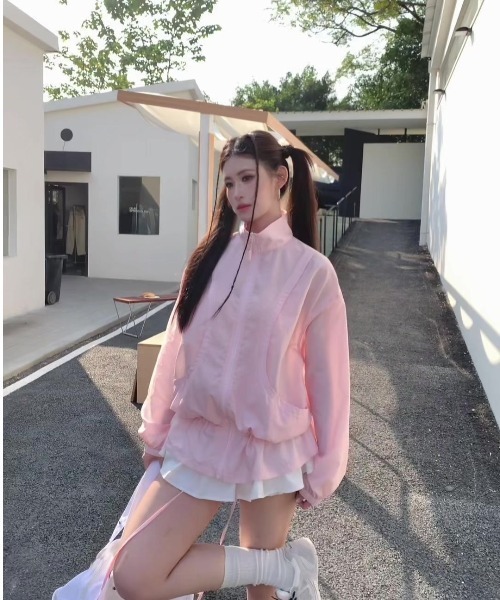 Lateru（ラテル）の「ドローストリングウエスト 軽量 UV カットブルゾン（Tシャツ/カットソー・レディース・ピンク/ライトベージュ・FREE）」の3枚目の写真
