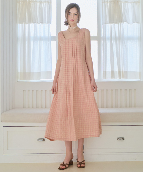 SLOWLOLLI（スローローリ）の「Pintuck bloom dress - Peach pink（ワンピース・レディース・ピンク・FREE/2）」の2枚目の写真