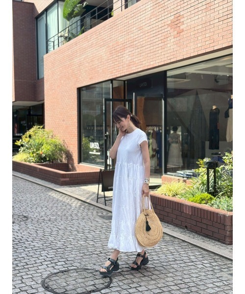 Day and Grade(デイアンドグレイド)の「【前田ゆかセレクト】フレアシルエット ティアードワンピース(ドレス・レディース・ホワイト・FREE)」の9枚目の写真