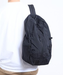 EM:NoiR  軽量 撥水 スリング ユニセックスLight sling bag