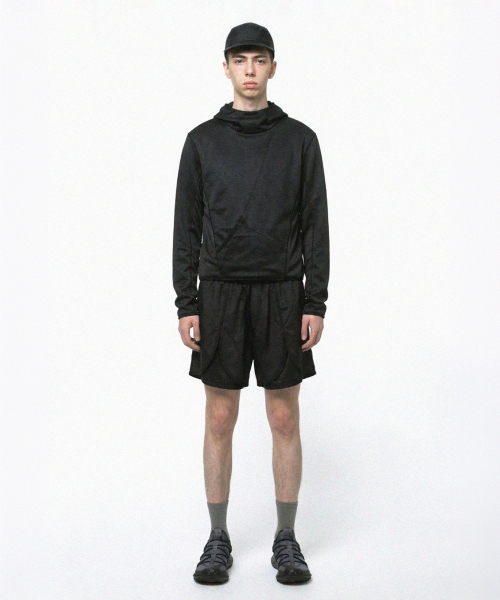 PRINOAR(プリノア)の「エテリアルフード - ブラック(パーカー・レディース・ブラック・LARGE/MEDIUM/SMALL)」の5枚目の写真