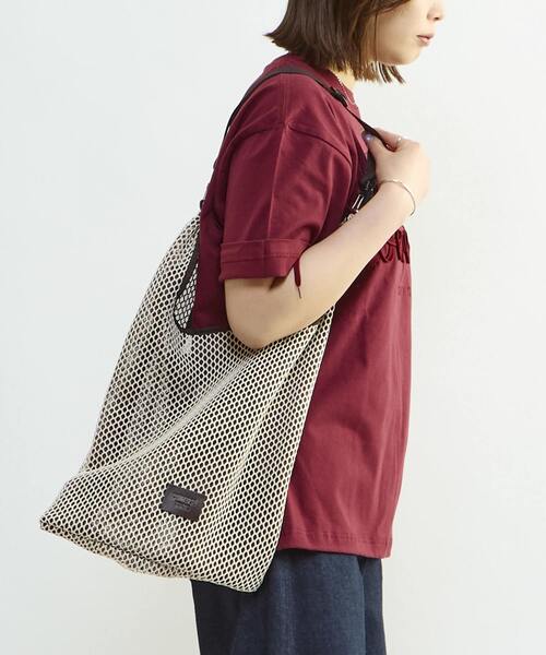CONVERSE TOKYO（コンバーストウキョウ）の「2WAY MESH SHOPPING TOTE BAG（トートバッグ・レディース・ベージュ/ブラック/グレー・FREE）」の10枚目の写真