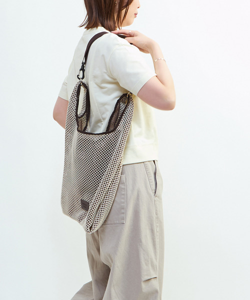 CONVERSE TOKYO（コンバーストウキョウ）の「2WAY MESH SHOPPING TOTE BAG（トートバッグ・レディース・ベージュ/ブラック/グレー・FREE）」の12枚目の写真