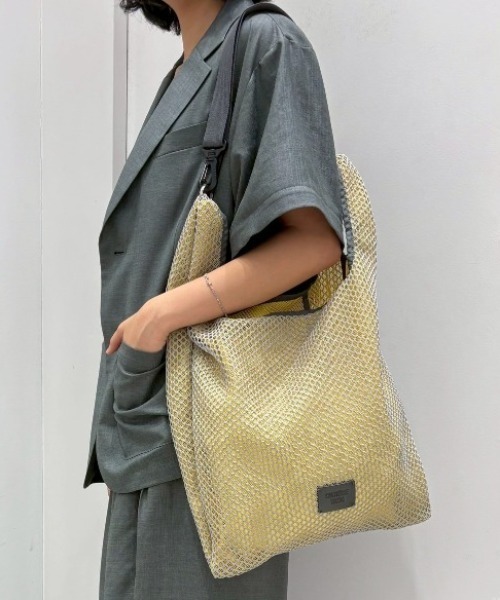 CONVERSE TOKYO（コンバーストウキョウ）の「2WAY MESH SHOPPING TOTE BAG（トートバッグ・レディース・ベージュ/ブラック/グレー・FREE）」の3枚目の写真