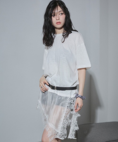 ENVYM(アンビー)の「ヘムレースビックTシャツ(Tシャツ/カットソー・レディース・ブラック/イエロー/ホワイト/ブラウン・FREE)」の1枚目の写真