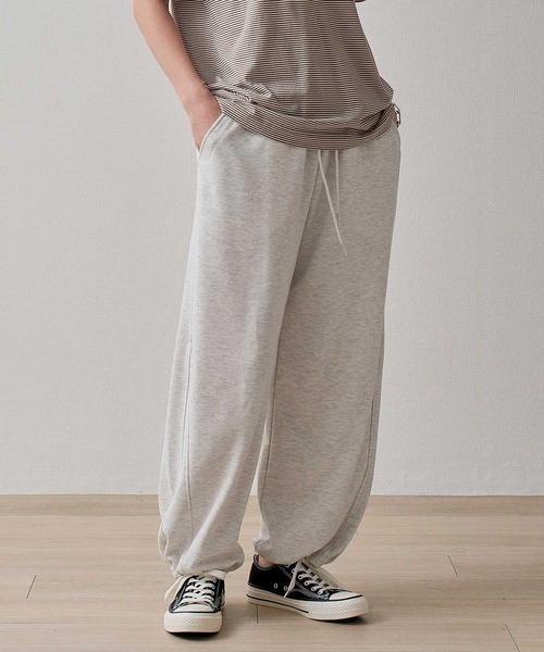 laulea(ラウレア)の「吸水速乾バレルレッグスエットパンツ スウェット 裏毛 裾絞り(スウェットパンツ・レディース・ブラック/ライトグレー/グレー・M/L)」の13枚目の写真