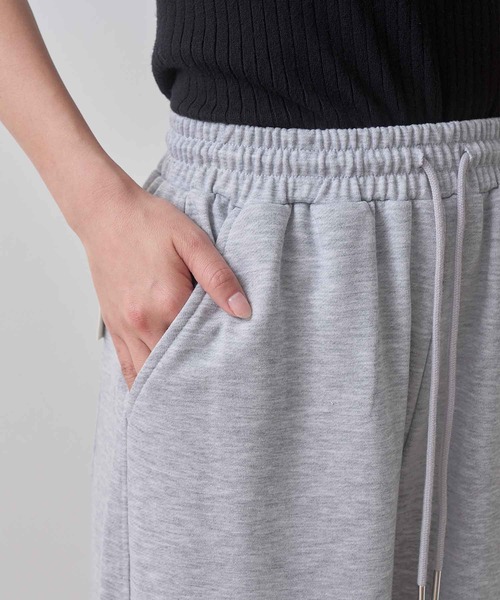 laulea(ラウレア)の「吸水速乾バレルレッグスエットパンツ スウェット 裏毛 裾絞り(スウェットパンツ・レディース・ブラック/ライトグレー/グレー・M/L)」の9枚目の写真