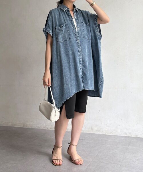 DouDou(ドゥドゥ)の「バックジョーゼット切替リヨセルデニムチュニックシャツ(シャツ/ブラウス・レディース・ブルー/ブラック・FREE)」の6枚目の写真