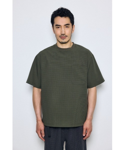 AZUL by moussy(アズールバイマウジー)の「テックジャガードアクショントップス(Tシャツ/カットソー・メンズ・ブラウン/ブラック/カーキ・MEDIUM/LARGE)」の7枚目の写真
