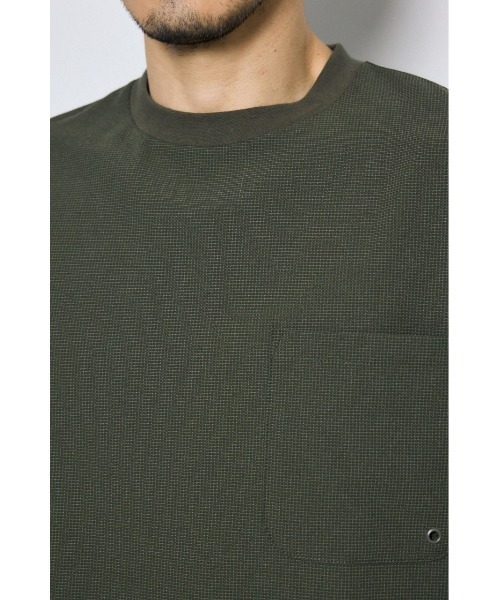 AZUL by moussy(アズールバイマウジー)の「テックジャガードアクショントップス(Tシャツ/カットソー・メンズ・ブラウン/ブラック/カーキ・MEDIUM/LARGE)」の10枚目の写真