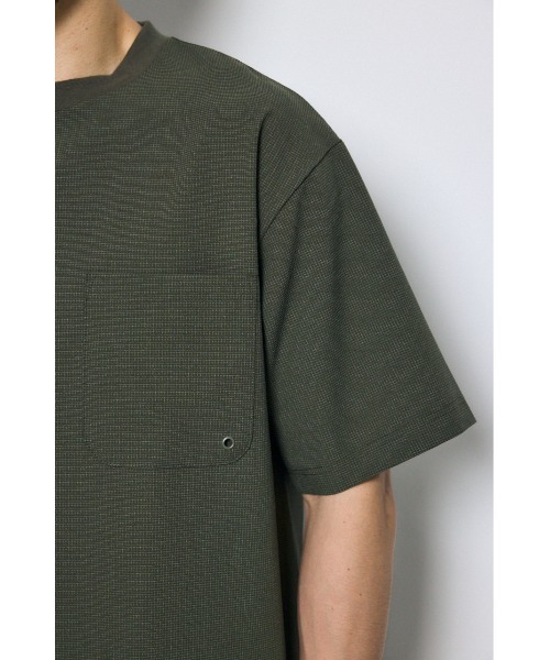 AZUL by moussy(アズールバイマウジー)の「テックジャガードアクショントップス(Tシャツ/カットソー・メンズ・ブラウン/ブラック/カーキ・MEDIUM/LARGE)」の11枚目の写真