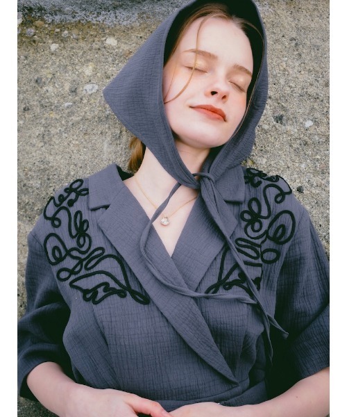 ELLA CANTARIA(エヤカンタリア)の「Cord Embroidery All-in-One|コード刺繍オールインワン(つなぎ/オールインワン・レディース・グレイッシュブルー/ライトイエロー・FREE)」の10枚目の写真