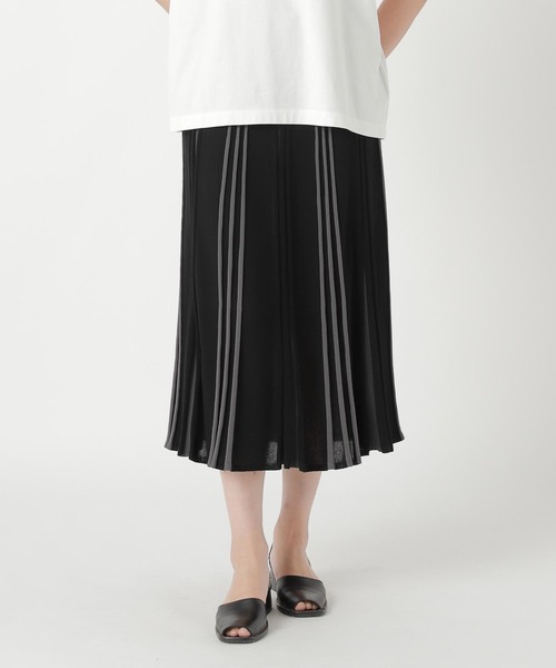 ZUCCa(ズッカ)の「PLEATED KNIT / ニットスカート(スカート・レディース・ブラック/ブルー/ライトブラウン・M size)」の2枚目の写真