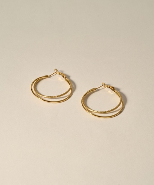 novice（ノーヴィス）の「【novice】Dual Line Hoop Pierce［Stainless］（ピアス（両耳用）・レディース・シルバー/ゴールド・FREE）」の2枚目の写真