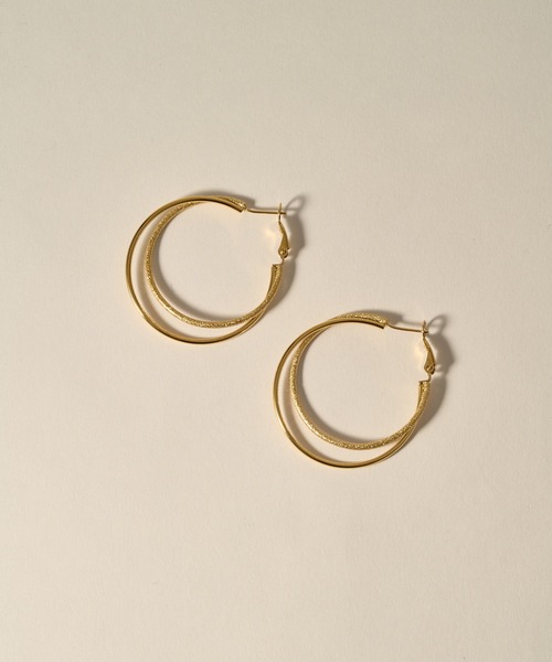 novice（ノーヴィス）の「【novice】Dual Line Hoop Pierce［Stainless］（ピアス（両耳用）・レディース・シルバー/ゴールド・FREE）」の5枚目の写真