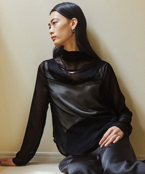 kiehtova(キエトヴァ)の「【kiehtova】FLUID SHEER MOCKNECK TOPS/フルイドシアーモックネックトップス KTWR71(Tシャツ/カットソー・レディース・グレー/ブラウン/ブラック・FREE)」の13枚目の写真