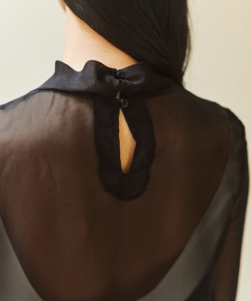 kiehtova(キエトヴァ)の「【kiehtova】FLUID SHEER MOCKNECK TOPS/フルイドシアーモックネックトップス KTWR71(Tシャツ/カットソー・レディース・グレー/ブラウン/ブラック・FREE)」の22枚目の写真