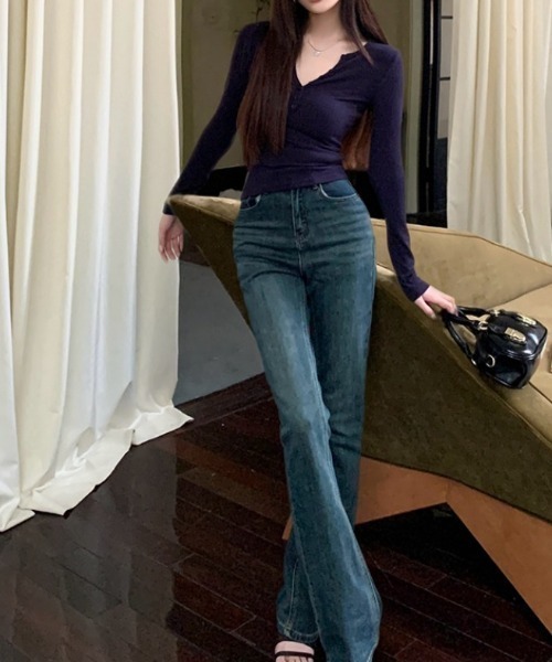 LUCPY(ラクピー)の「美脚ストレートウォッシュデニムパンツ(デニムパンツ・レディース・ブルー・SMALL/MEDIUM/LARGE)」の4枚目の写真