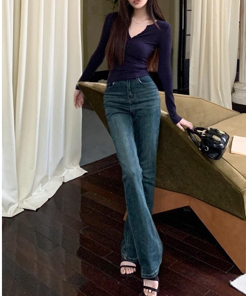 LUCPY(ラクピー)の「美脚ストレートウォッシュデニムパンツ(デニムパンツ・レディース・ブルー・SMALL/MEDIUM/LARGE)」の3枚目の写真