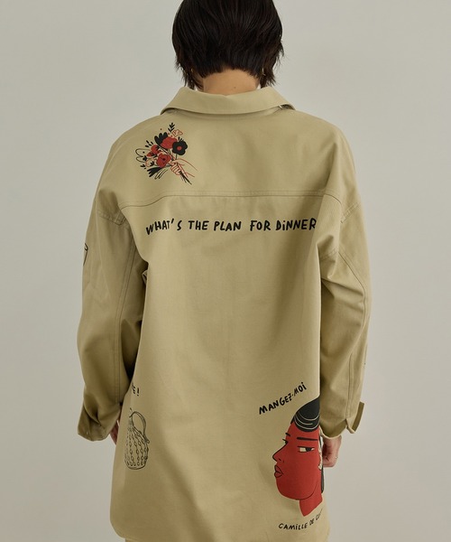 SALON adam et rope'(サロン アダム エ ロペ)の「【Camille de Cussac by SALON】アートプリントオーバーシャツ / セットアップ対応(シャツ/ブラウス・レディース・ベージュ・FREE)」の3枚目の写真