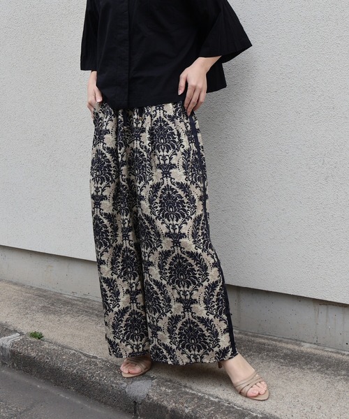 etre relie(エトレリー)の「セミシアーウエストリブワイドパンツ(その他パンツ・レディース・グリーン系その他/ネイビー/ブラック系その他・MEDIUM)」の1枚目の写真