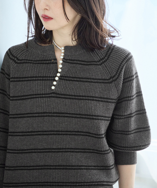 journal standard L'essage(ジャーナルスタンダードレサージュ)の「《一部WEB限定カラー/追加》パールスキッパープルオーバー(ニット/セーター・レディース・グレー/チャコールグレー/ネイビー・FREE)」の2枚目の写真