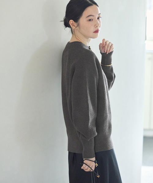 journal standard L'essage(ジャーナルスタンダードレサージュ)の「《一部WEB限定カラー/追加》パールスキッパープルオーバー(ニット/セーター・レディース・グレー/チャコールグレー/ネイビー・FREE)」の8枚目の写真