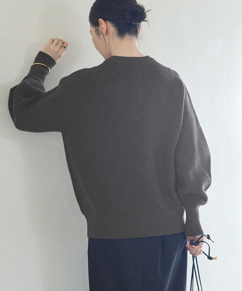 journal standard L'essage(ジャーナルスタンダードレサージュ)の「《一部WEB限定カラー/追加》パールスキッパープルオーバー(ニット/セーター・レディース・グレー/チャコールグレー/ネイビー・FREE)」の9枚目の写真