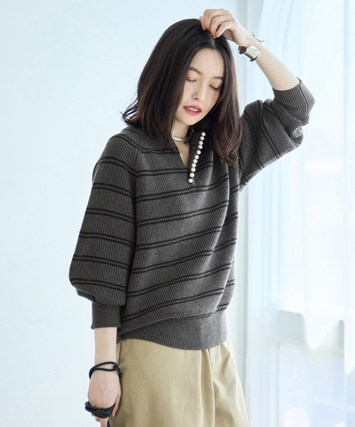 journal standard L'essage(ジャーナルスタンダードレサージュ)の「《一部WEB限定カラー/追加》パールスキッパープルオーバー(ニット/セーター・レディース・グレー/チャコールグレー/ネイビー・FREE)」の14枚目の写真