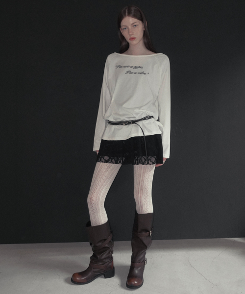 GROWHIDE(グロウハイド)の「クロップレタリングピンタックボートネック長袖Tシャツ_アイボリー(Tシャツ/カットソー・レディース・アイボリー・FREE)」の3枚目の写真