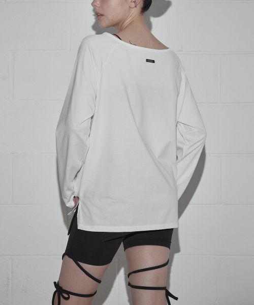 GROWHIDE(グロウハイド)の「クロップレタリングピンタックボートネック長袖Tシャツ_アイボリー(Tシャツ/カットソー・レディース・アイボリー・FREE)」の10枚目の写真