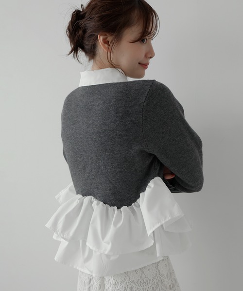AMUU. PRECIEUSE（アムープレシューズ）の「シャツドッキングフリルヘムティアードニット（ニット/セーター・レディース・ブラック/ネイビー/グレー/アイボリー・FREE）」の6枚目の写真