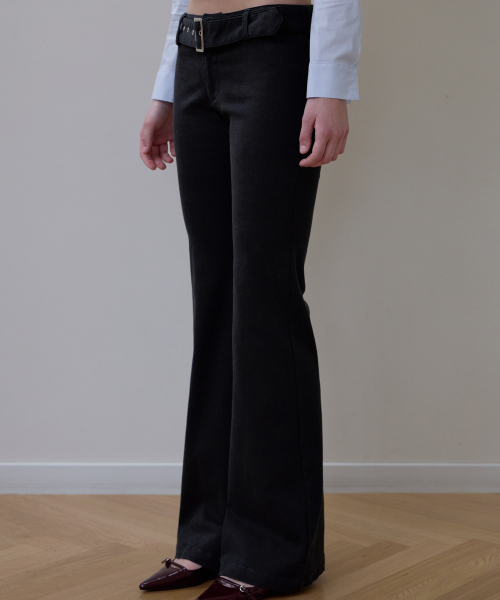 ROSEFRANTZ（ロゼフランツ）の「Belted Boots Cut Pants [Black]（その他パンツ・レディース・ブラック・SMALL/MEDIUM）」の2枚目の写真
