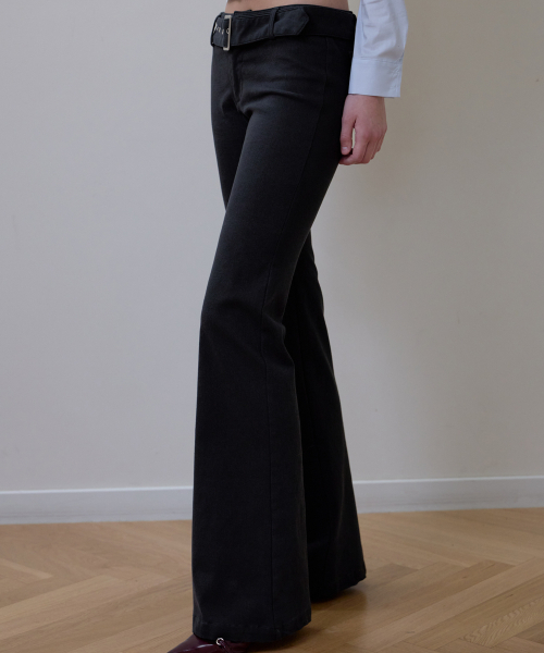 ROSEFRANTZ（ロゼフランツ）の「Belted Boots Cut Pants [Black]（その他パンツ・レディース・ブラック・SMALL/MEDIUM）」の3枚目の写真
